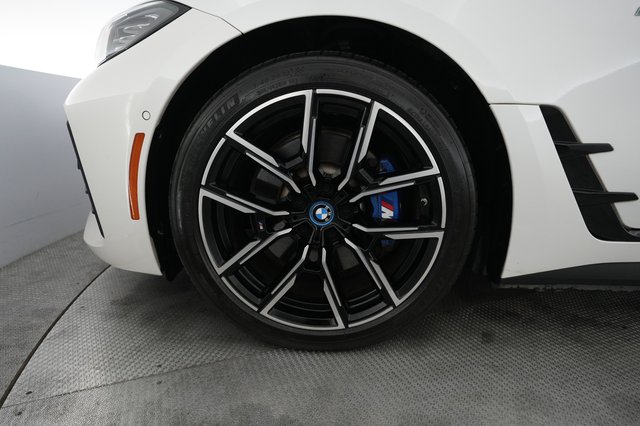 2022 BMW i4 — photo 15 of 22