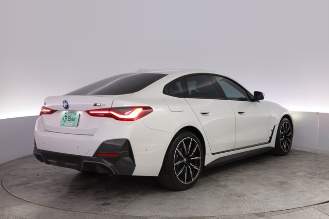 2022 BMW i4 — photo 2 of 22