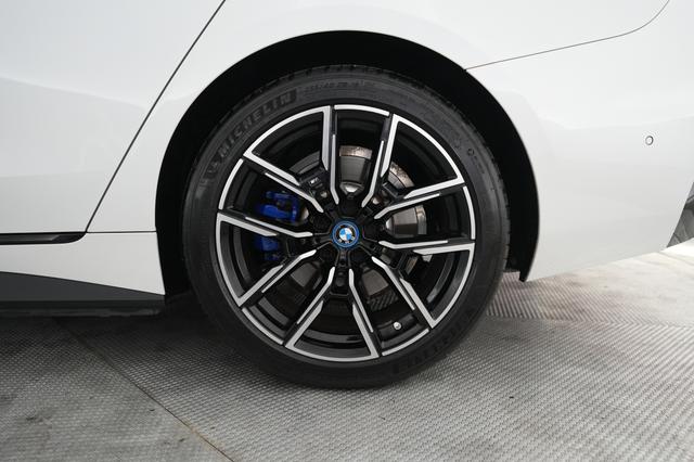 2022 BMW i4
