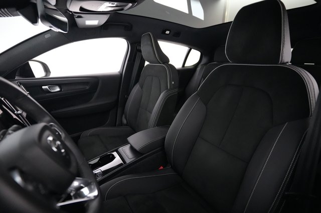 2023 Volvo C40 Recharge — photo 3 of 26