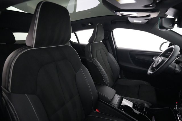 2023 Volvo C40 Recharge — photo 18 of 23