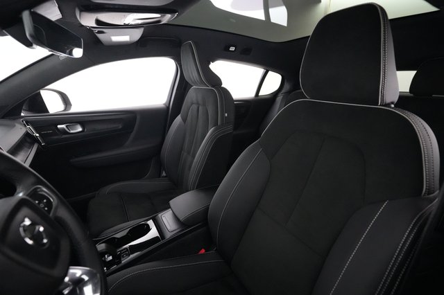 2023 Volvo C40 Recharge — photo 3 of 23