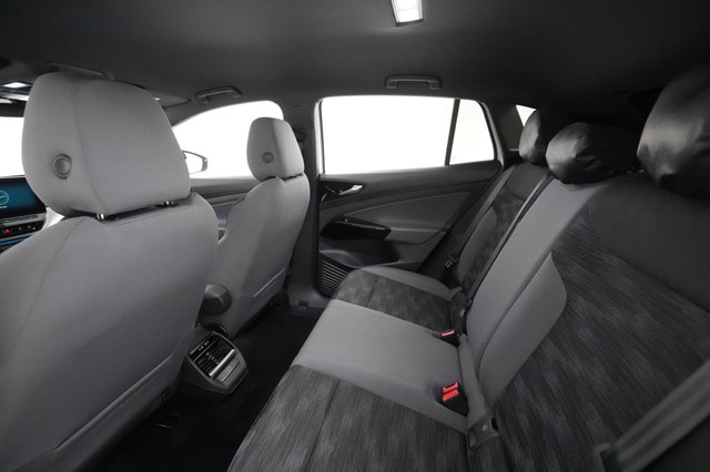 2021 Volkswagen ID.4 — photo 15 of 29