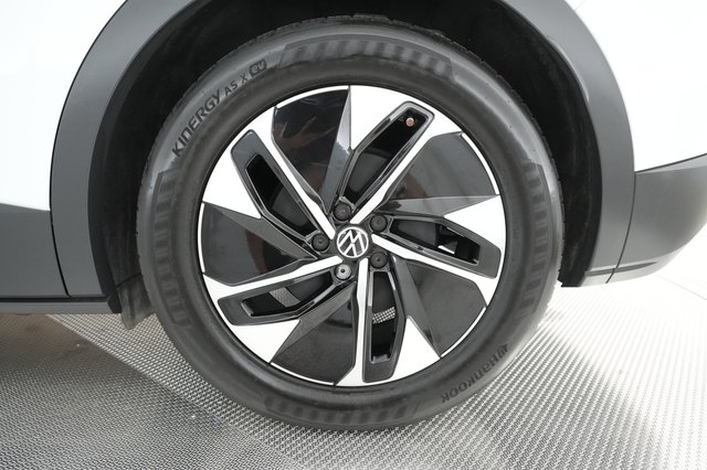 2021 Volkswagen ID.4 — photo 11 of 29