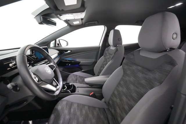 2021 Volkswagen ID.4 — photo 14 of 29