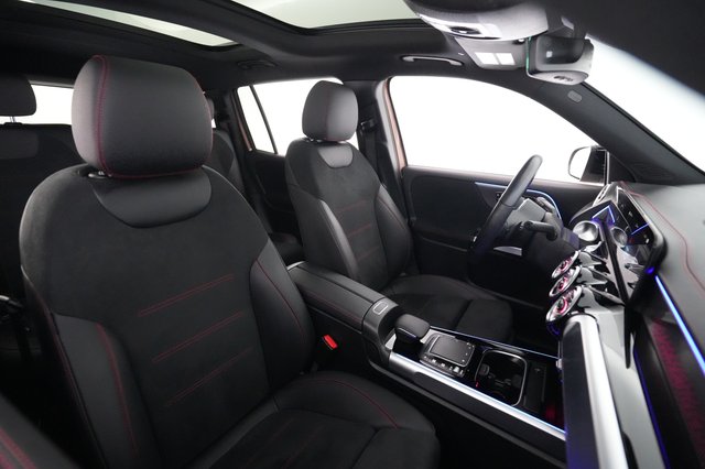 2023 Mercedes-Benz EQB — photo 18 of 21