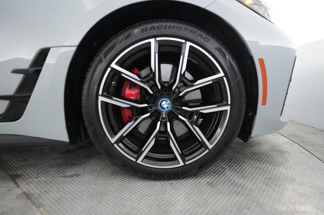 2023 BMW i4 — photo 16 of 20
