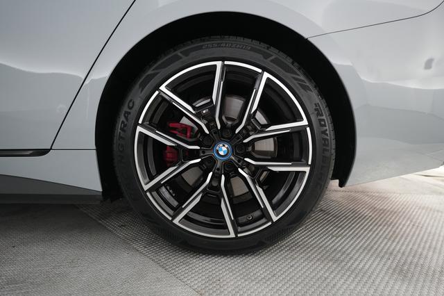 2023 BMW i4