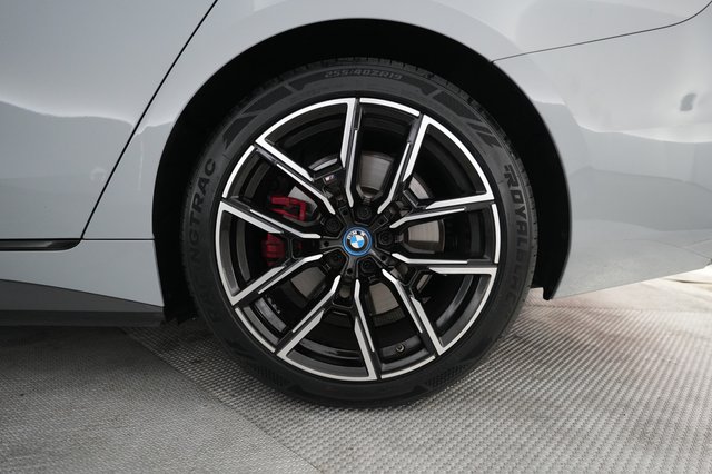 2023 BMW i4 — photo 7 of 20