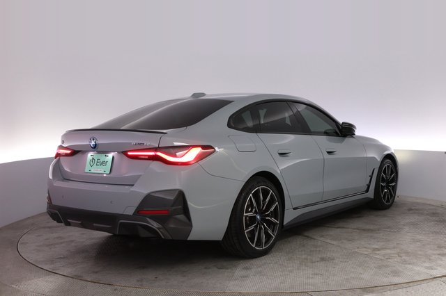 2023 BMW i4 — photo 2 of 20