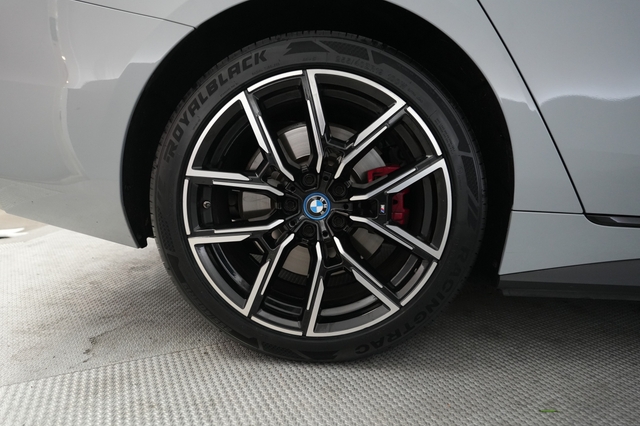 2023 BMW i4