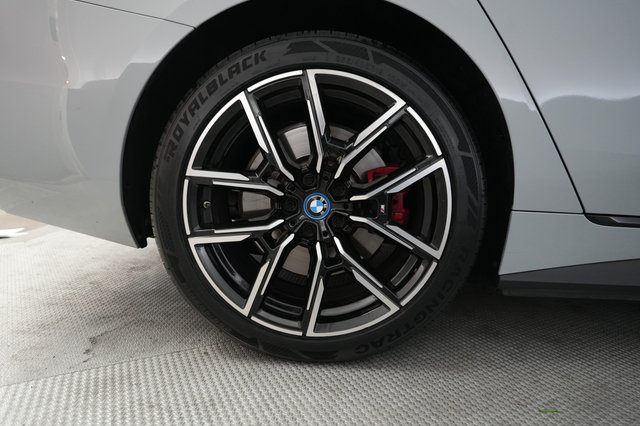 2023 BMW i4 — photo 17 of 20