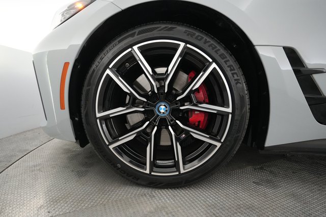 2023 BMW i4 — photo 15 of 20