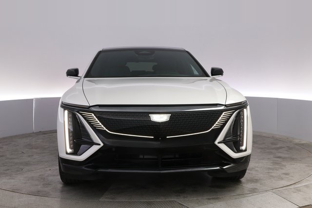 2024 Cadillac Lyriq — photo 9 of 23