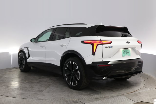2024 Chevrolet Blazer EV — photo 13 of 24