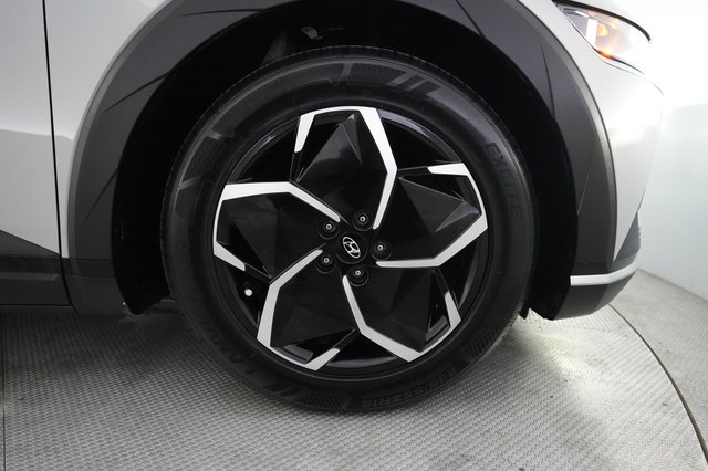 2024 Hyundai IONIQ 5 — photo 16 of 25