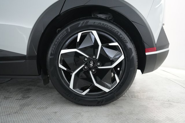 2024 Hyundai IONIQ 5 — photo 7 of 25
