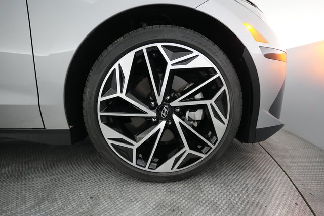 2024 Hyundai IONIQ 6 — photo 16 of 21