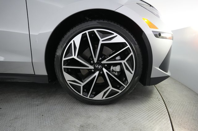 2024 Hyundai IONIQ 6 — photo 16 of 24