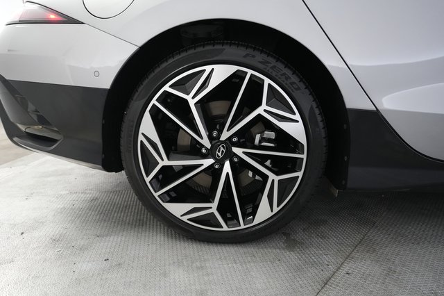 2024 Hyundai IONIQ 6 — photo 17 of 24