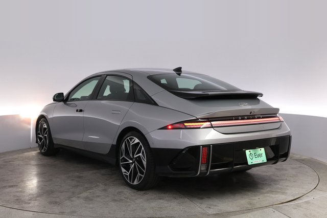 2024 Hyundai IONIQ 6 — photo 13 of 24