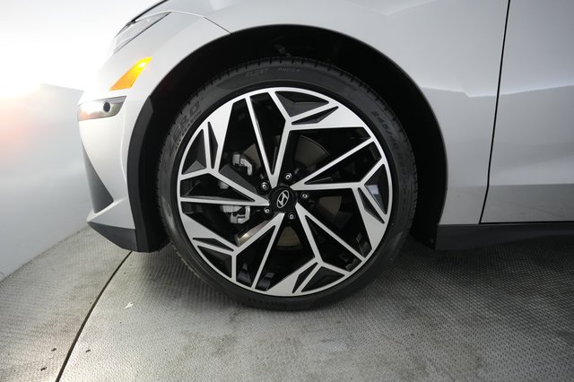 2024 Hyundai IONIQ 6 — photo 15 of 24