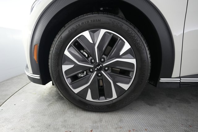 2024 Kia EV6 — photo 15 of 21