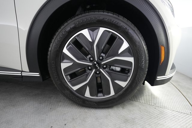 2024 Kia EV6 — photo 14 of 21
