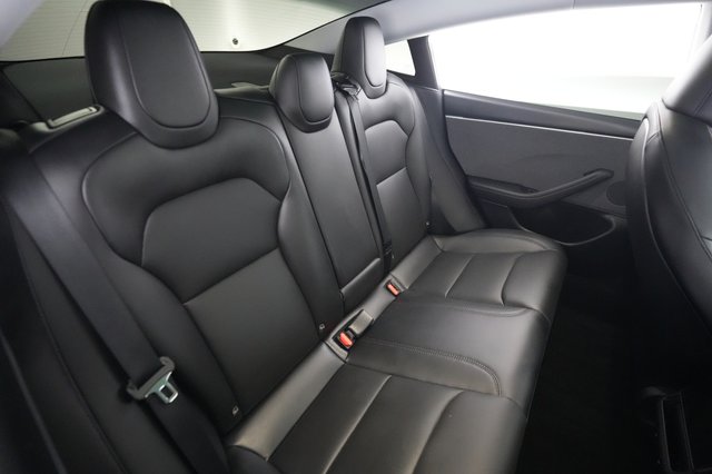 2025 Tesla Model 3 — photo 4 of 26