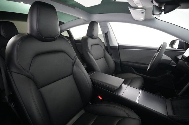 2025 Tesla Model 3 — photo 18 of 26
