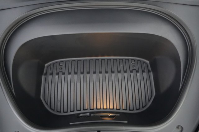 2025 Tesla Model 3 — photo 20 of 26