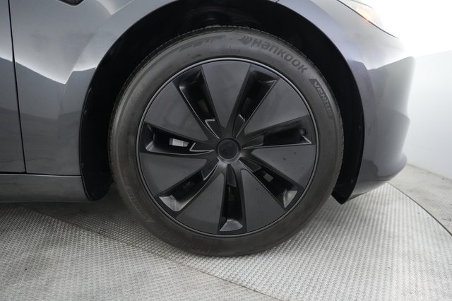 2025 Tesla Model 3 — photo 16 of 26