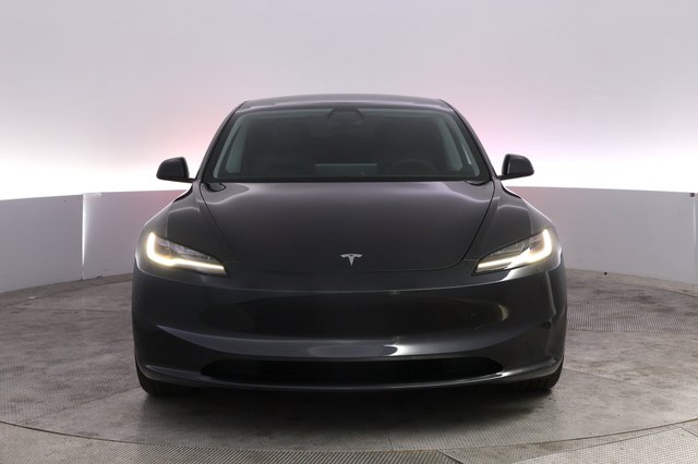 2025 Tesla Model 3 — photo 9 of 26