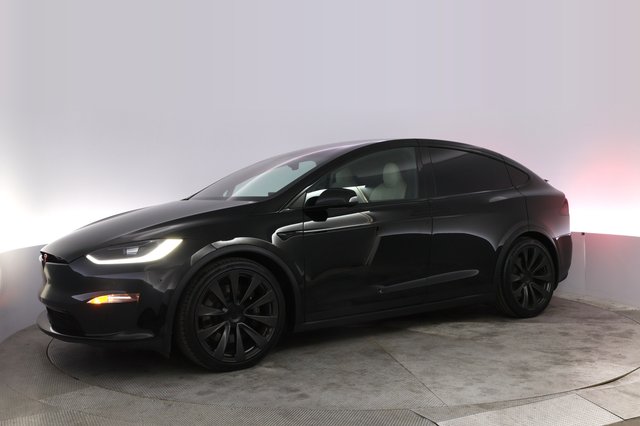 2024 Tesla Model X — photo 14 of 32
