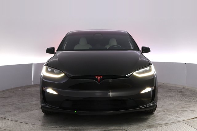 2024 Tesla Model X — photo 9 of 32