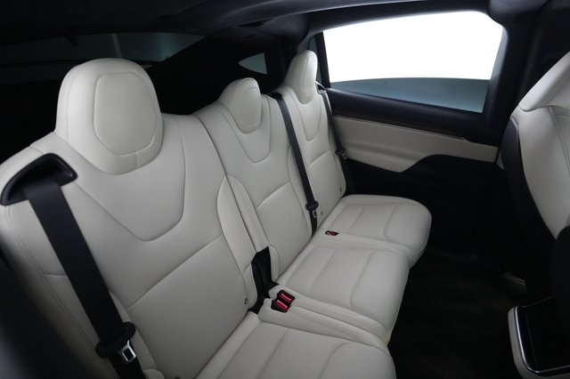 2024 Tesla Model X — photo 4 of 32