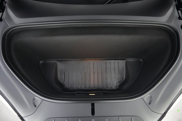 2024 Tesla Model X — photo 20 of 32