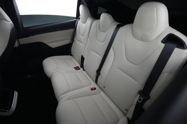 2024 Tesla Model X — photo 19 of 32