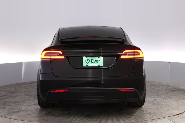 2024 Tesla Model X — photo 12 of 32