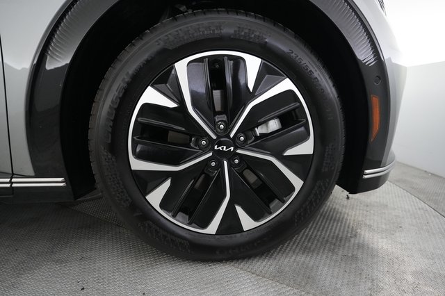 2024 Kia EV6 — photo 16 of 30