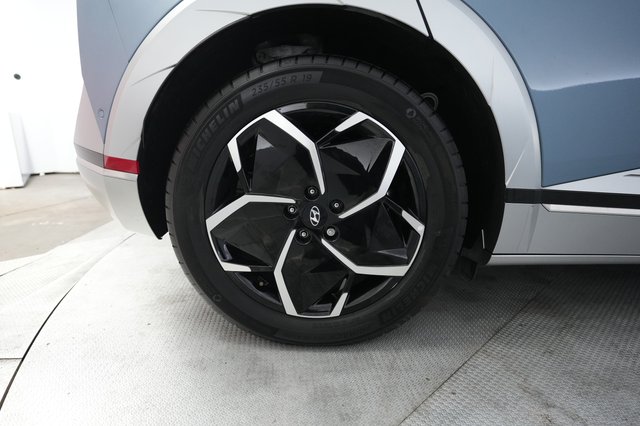 2024 Hyundai IONIQ 5 — photo 17 of 21