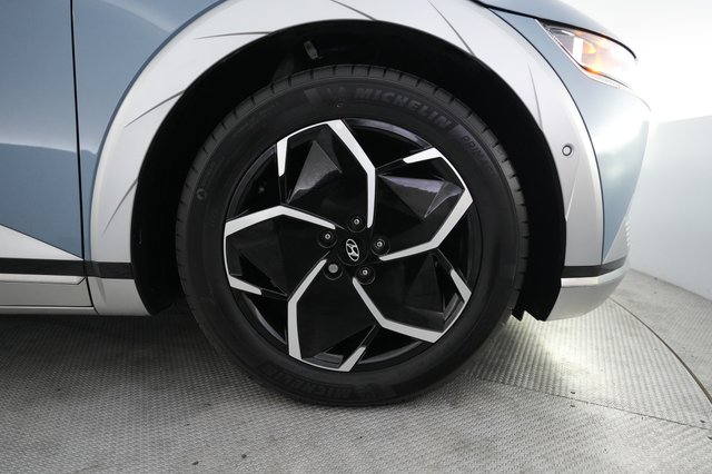 2024 Hyundai IONIQ 5 — photo 16 of 21