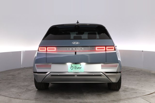 2024 Hyundai IONIQ 5 — photo 12 of 21