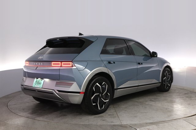 2024 Hyundai IONIQ 5 — photo 2 of 21