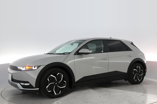 2023 Hyundai IONIQ 5 — photo 9 of 18