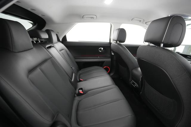 2023 Hyundai IONIQ 5 — photo 4 of 18