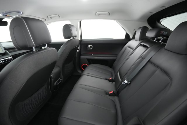 2023 Hyundai IONIQ 5 — photo 12 of 18