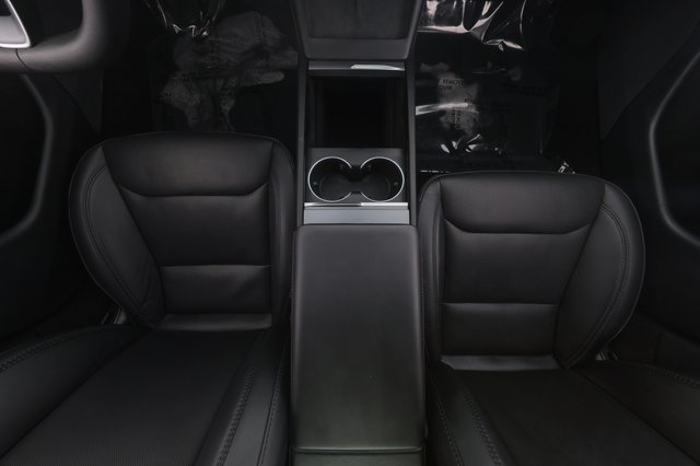 2025 Tesla Model 3 — photo 21 of 23