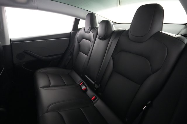 2025 Tesla Model 3 — photo 18 of 23
