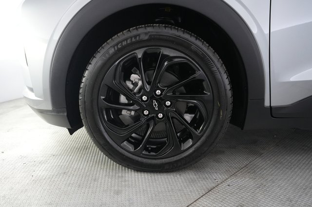 2027 Chevrolet Bolt — photo 15 of 23